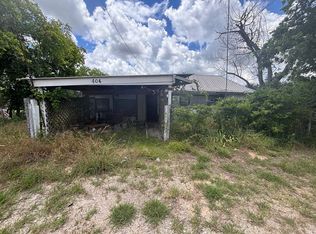 404 N Sycamore St, Hico, TX 76457