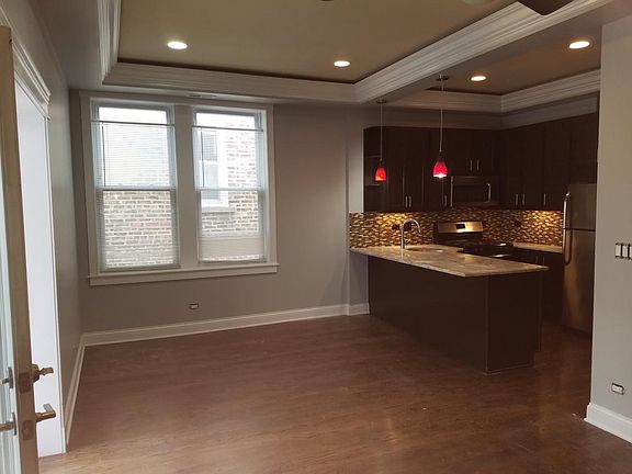 3rd image of 2063 N Western Ave #3R