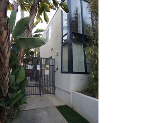 3rd image of 1233 Barry Ave #202