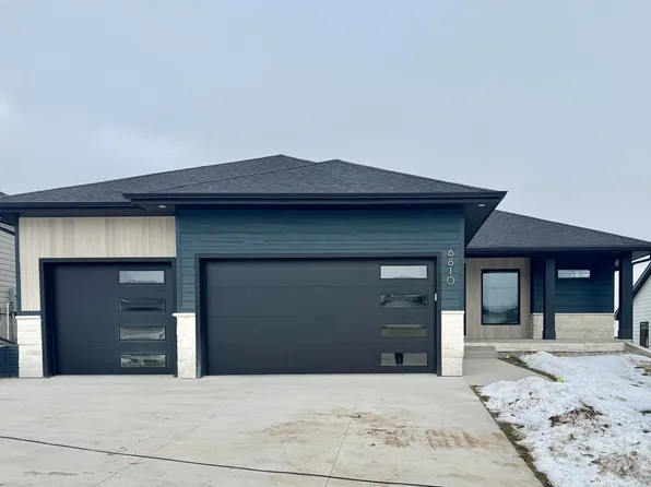 6810 Brookside Dr, Sioux City, IA 51106
