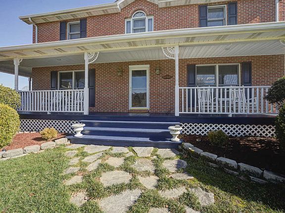 5th image of 104 Beech Brook Ct