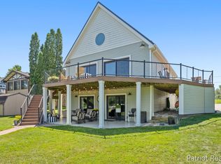 5683 E 92nd St, Newaygo, MI 49337