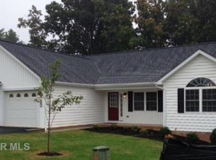 15 Hannah Cres, Staunton, VA 24401