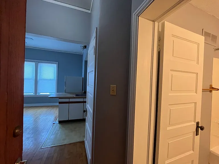 1830 N Oakland Ave — Photo 16