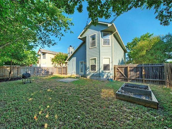 3rd image of 2500 Georgian Dr