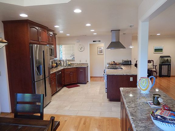 2nd image of 13761 Dolphin Dr