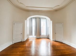 2127 Walnut St APT 2R, Philadelphia, PA 19103