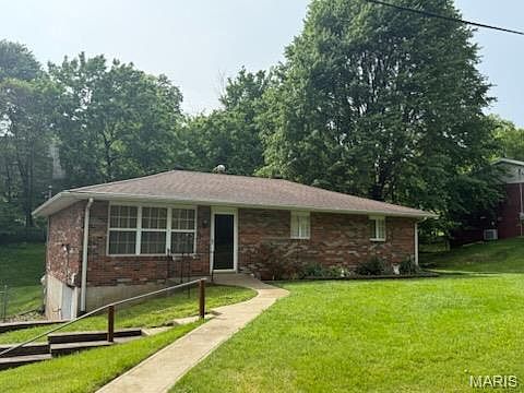 2nd image of 204 Lake Hillcrest Dr