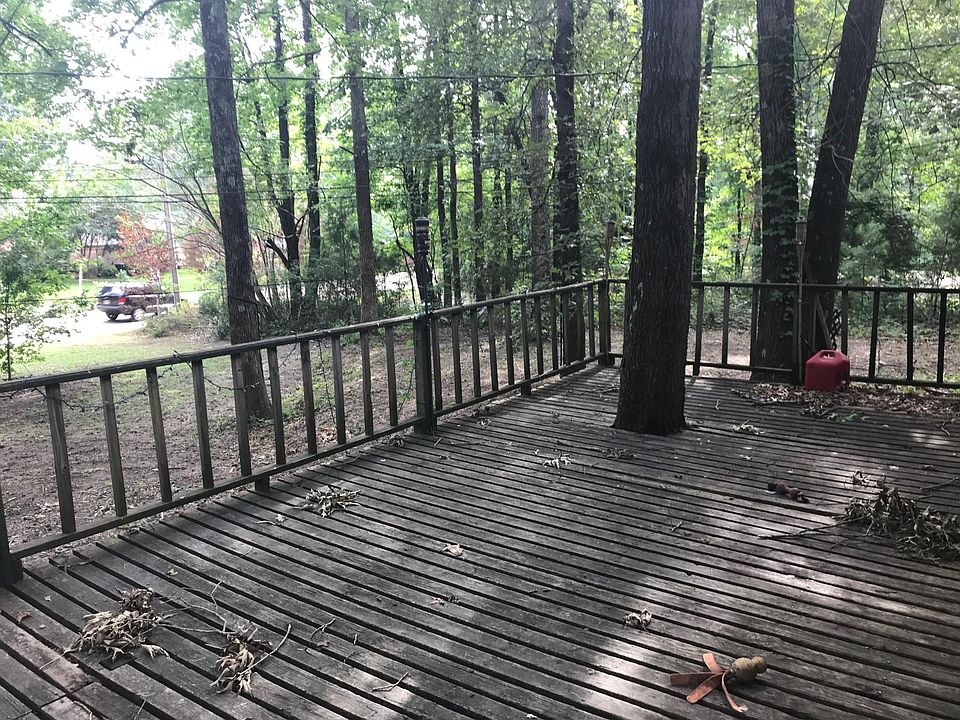 1st image of 301 Megan Ln