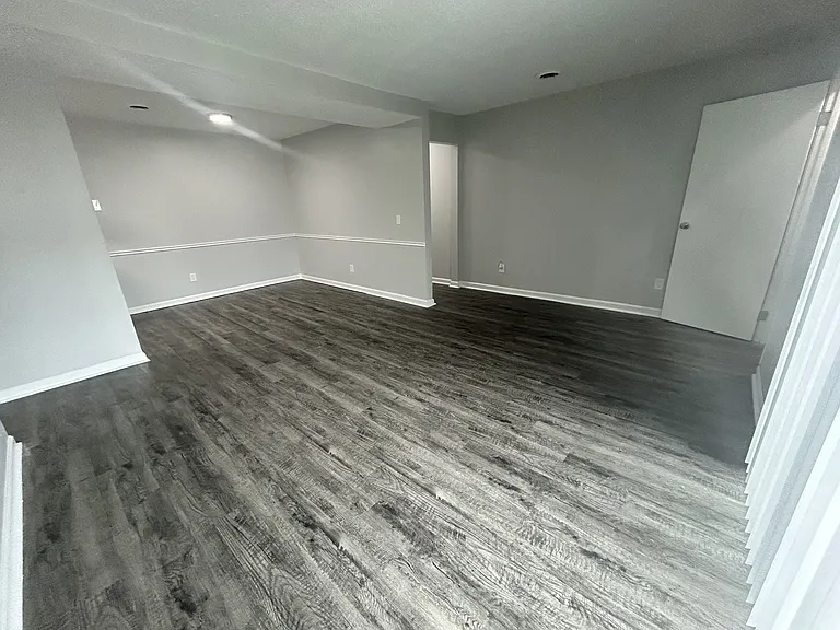 Secor Flats — Photo 35