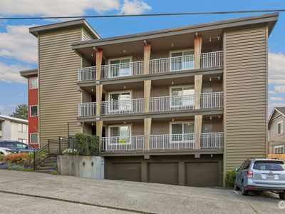 121 N 46th Street #102, Seattle, WA, 98103