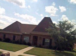 220 Cresthill Dr, Youngsville, LA 70592