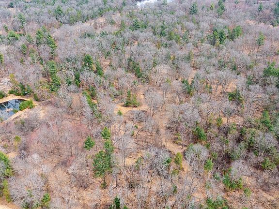 4th image of 2 Dover Dr