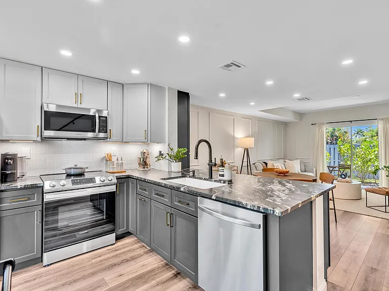 1801 NE 15th Ave #1801 — Photo 6