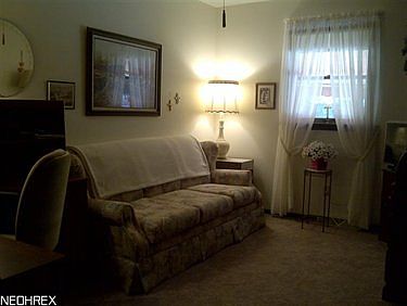 5th image of 64 Leighton Ave