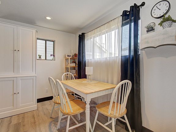 5th image of 1112 Pacific Ave S