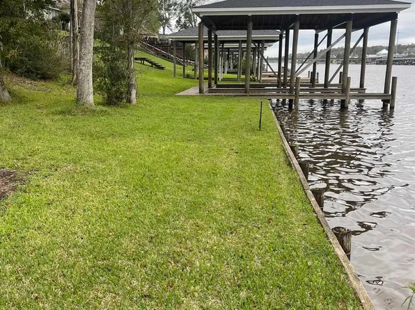 12300 River Highlands Dr, Saint Amant, LA 70774