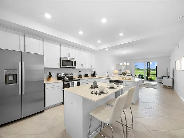 15285 Green Acres Ave #414 — Photo 4