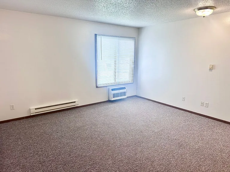 1220 Hardin Dr — Photo 6