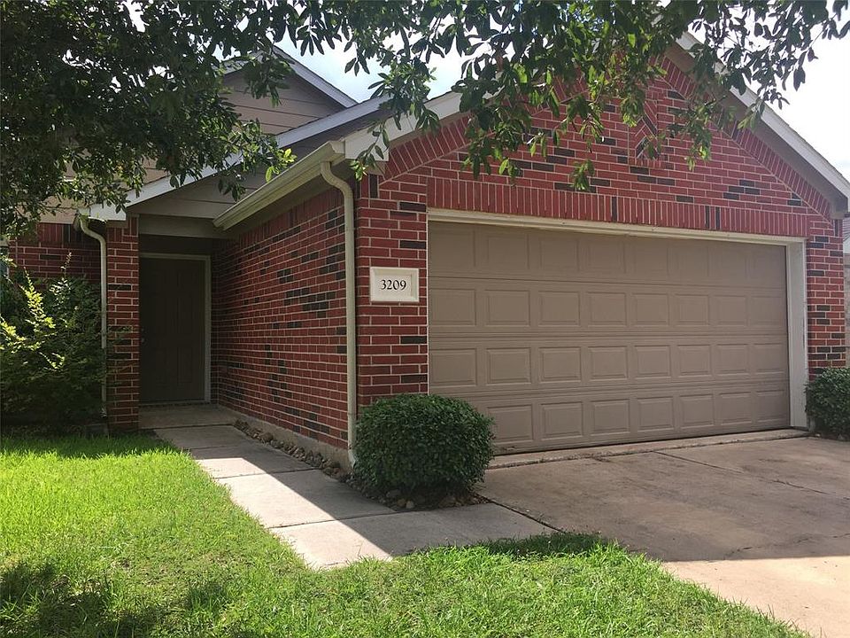 1st image of 3209 Trail Hollow Dr