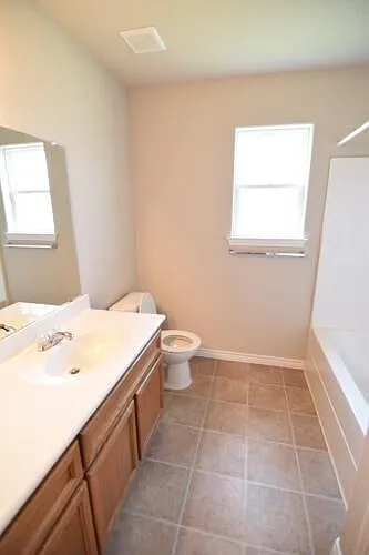 Hall bathroom.