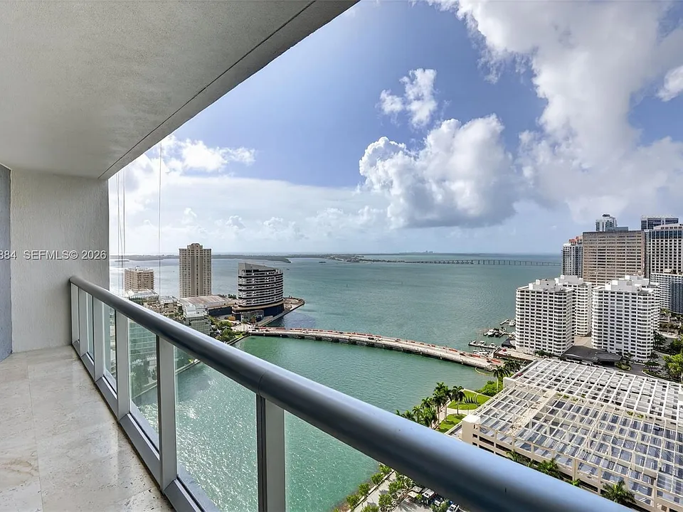 495 Brickell Ave #2807