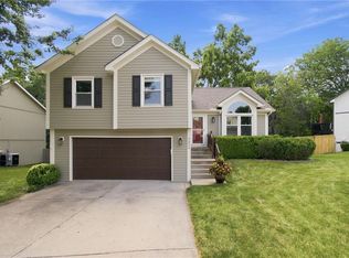 7324 N Richmond Ave, Kansas City, MO 64158