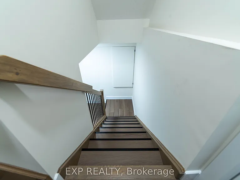 266 Hesselman Cres #BASEMENT — Photo 5