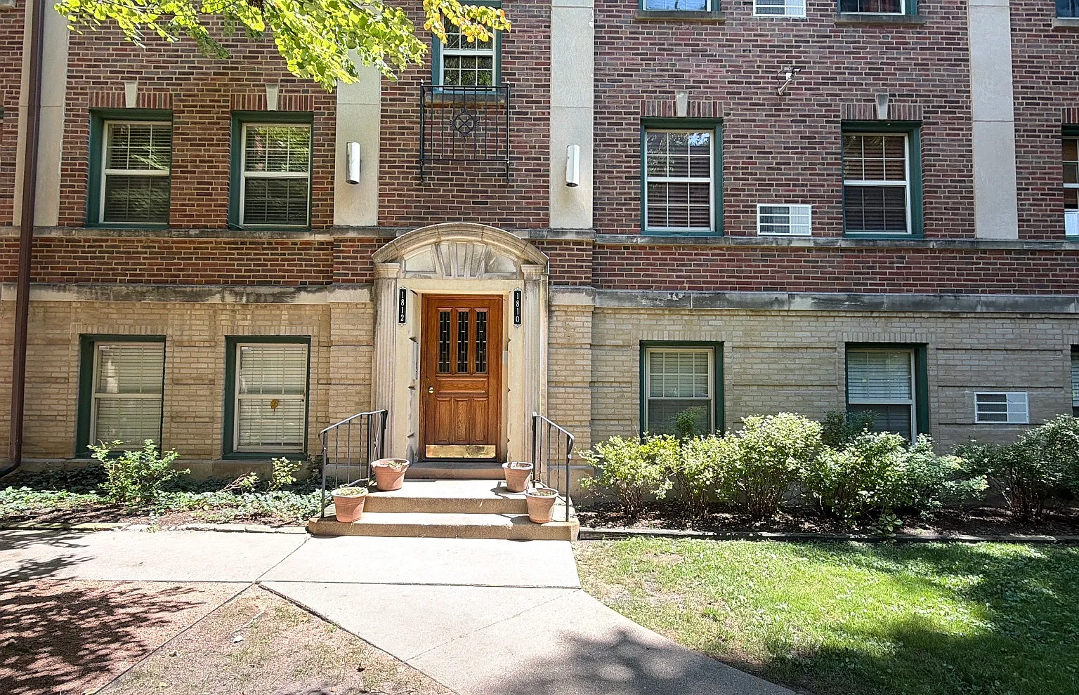 2 bed, $1,590 — Photo 1