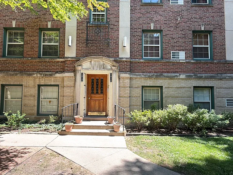 1812 W Chase Ave #G — Photo 1