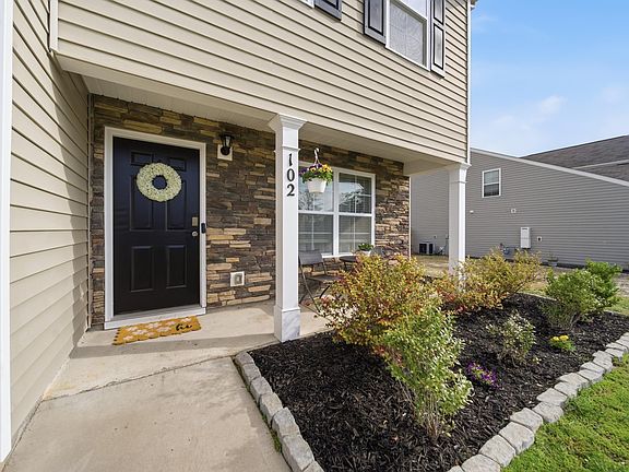 3rd image of 102 Rippling Way