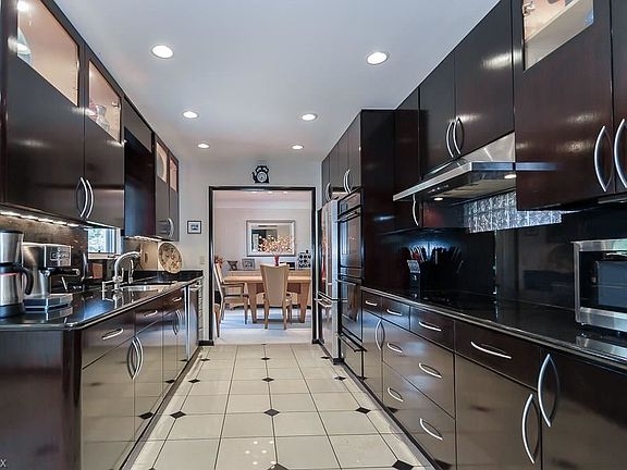 3rd image of 1827 Edenhall Dr