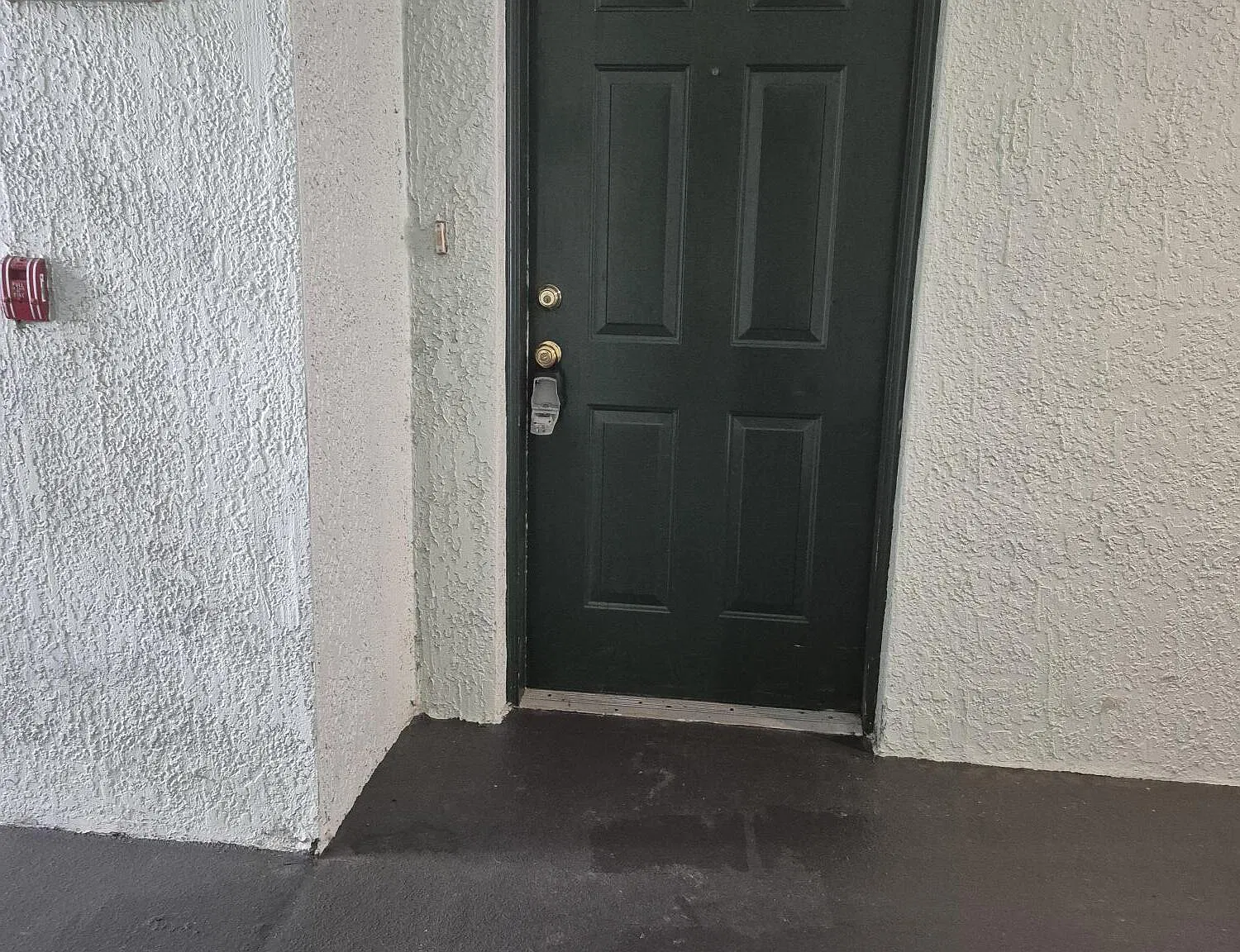 3 bed, 2.0 bath, 1521 sqft, $1,597 — Photo 2