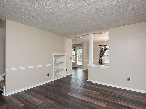 5th image of 3220 Dark Woods Dr