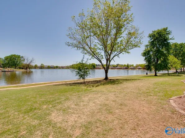 3109 Brook Park Dr SE, Owens Cross Roads, AL 35763