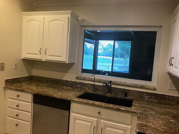 2nd image of 1004 Golfside Dr