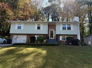 104 Laurel Ln, Seneca, SC 29678