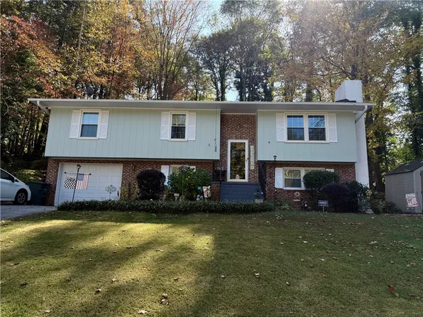 104 Laurel Ln, Seneca, SC 29678