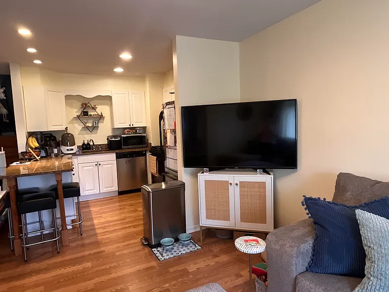 107 Meadow St #107 — Photo 2