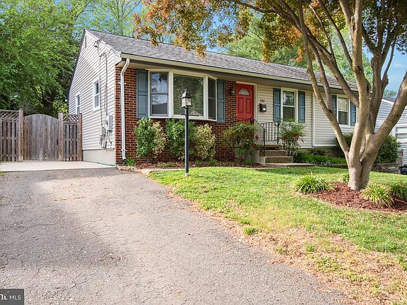2nd image of 131 Dewey Dr