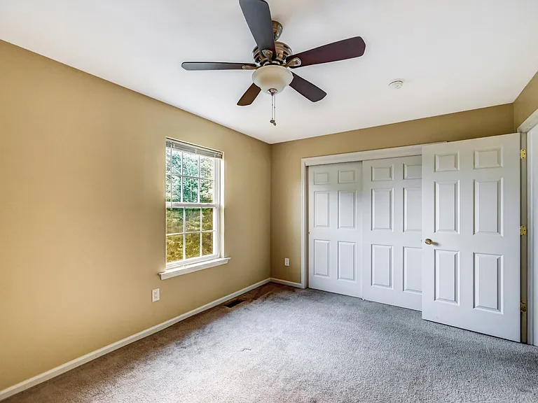 115 Daffodil Dr — Photo 31