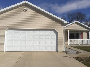 29581 Newcastle Dr, Elkhart, IN 46514