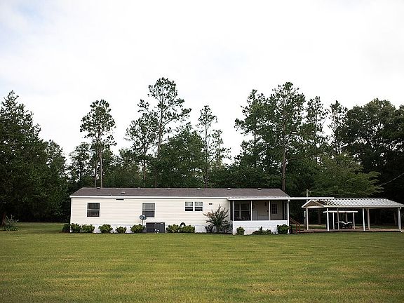 5th image of 304 NE Pampas Dr