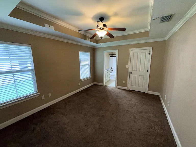18 Breydon Ct — Photo 6
