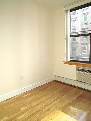 Rented by City Connections Realty | media 15