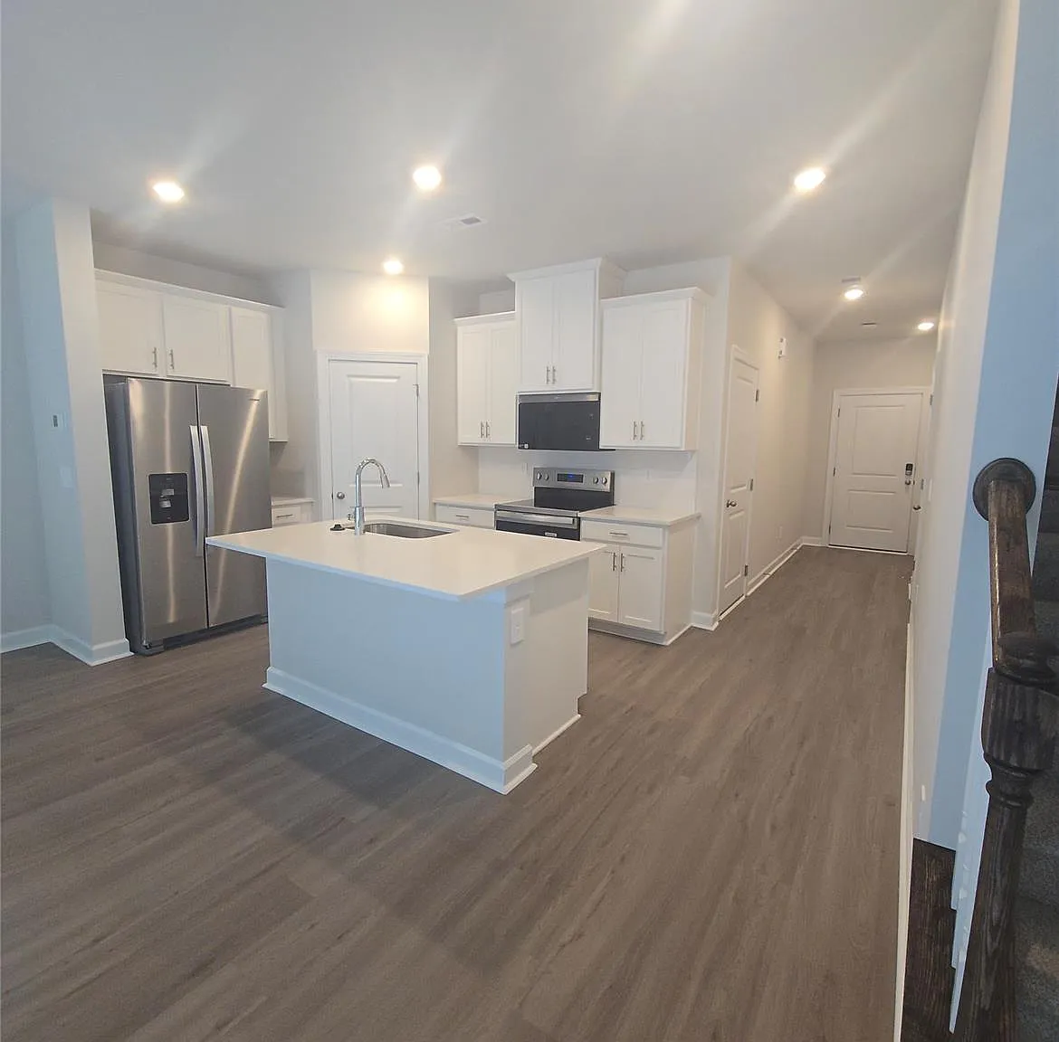 3 bed, 2.5 bath, 1500 sqft, $1,895 — Photo 3