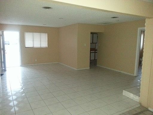 5th image of 3058 E Saint Louis Ave