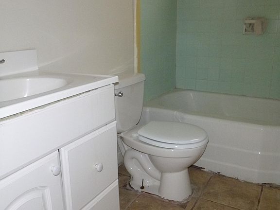 3rd image of 1435 E Benson Hwy #8