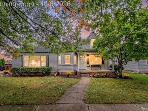 1732 Maple St, Wyandotte, MI 48192