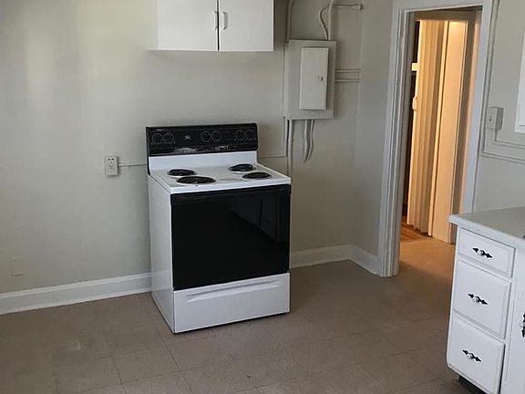 3rd image of 401 Guilford Ave APT 3